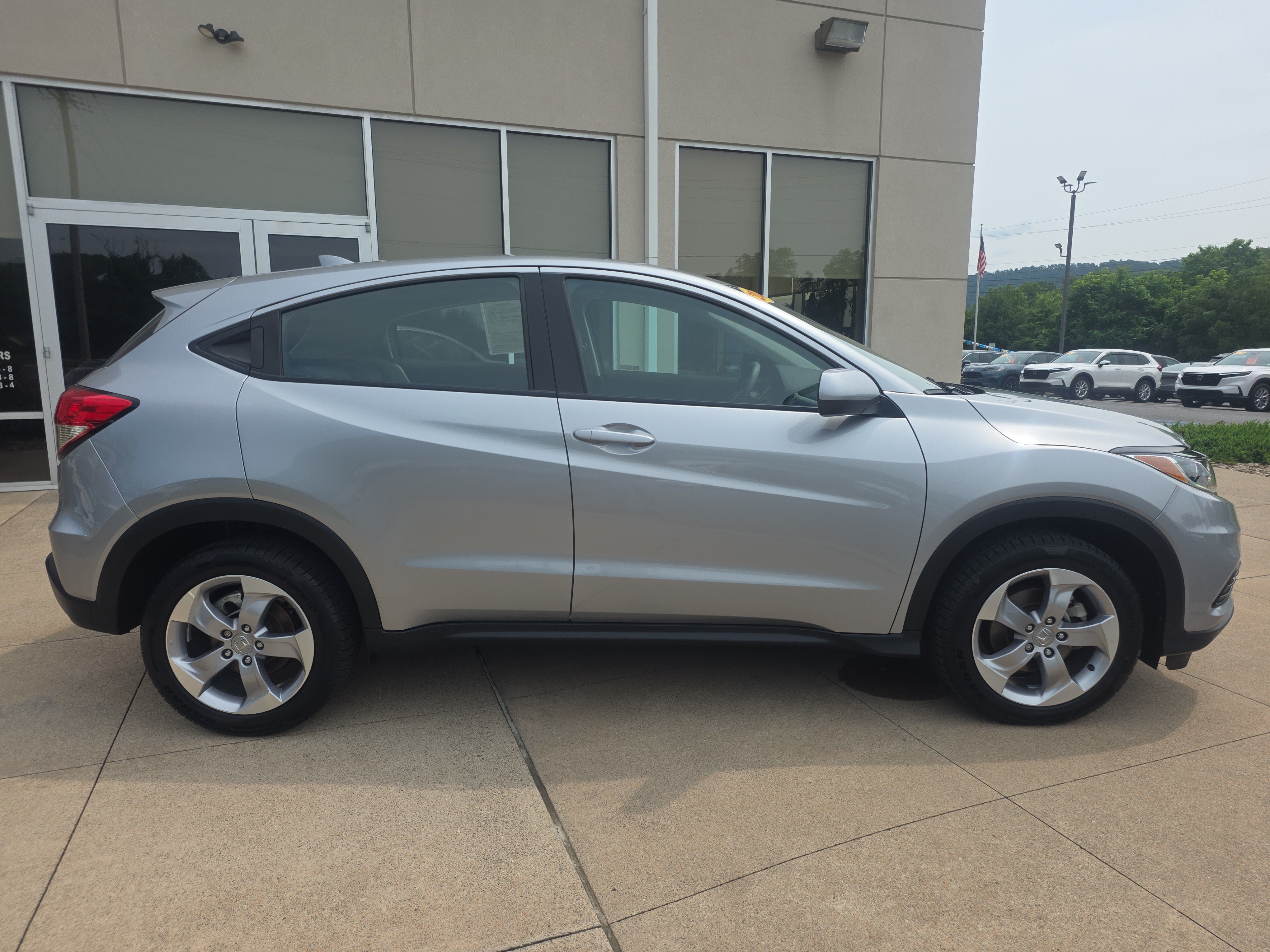 Used 2020 Honda HR-V LX image 4