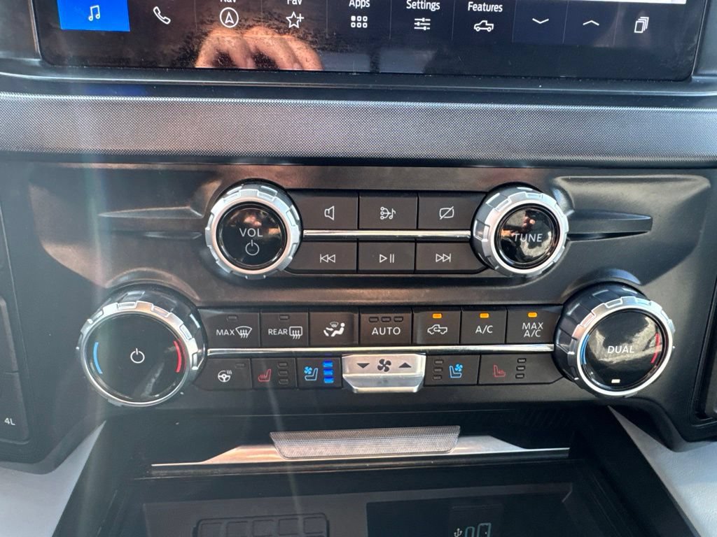 Used 2024 Ford F350 Limited AWD/4WD image 33