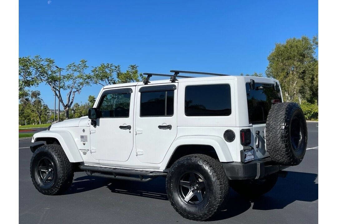 Used 2015 Jeep Wrangler Unlimited Sahara image 4