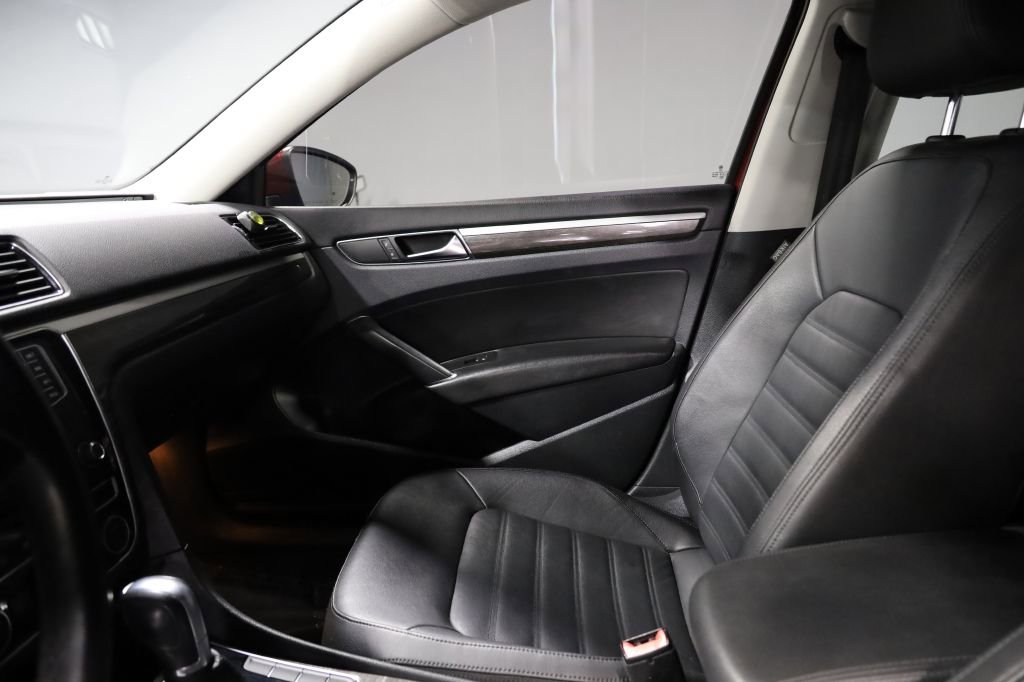 Used 2017 Volkswagen Passat 1.8T SEL Premium image 14