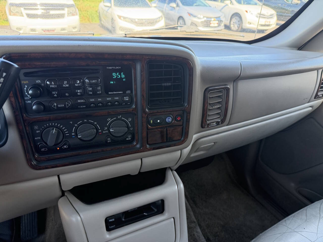 Used 2001 GMC Yukon XL SLT AWD/4WD image 28