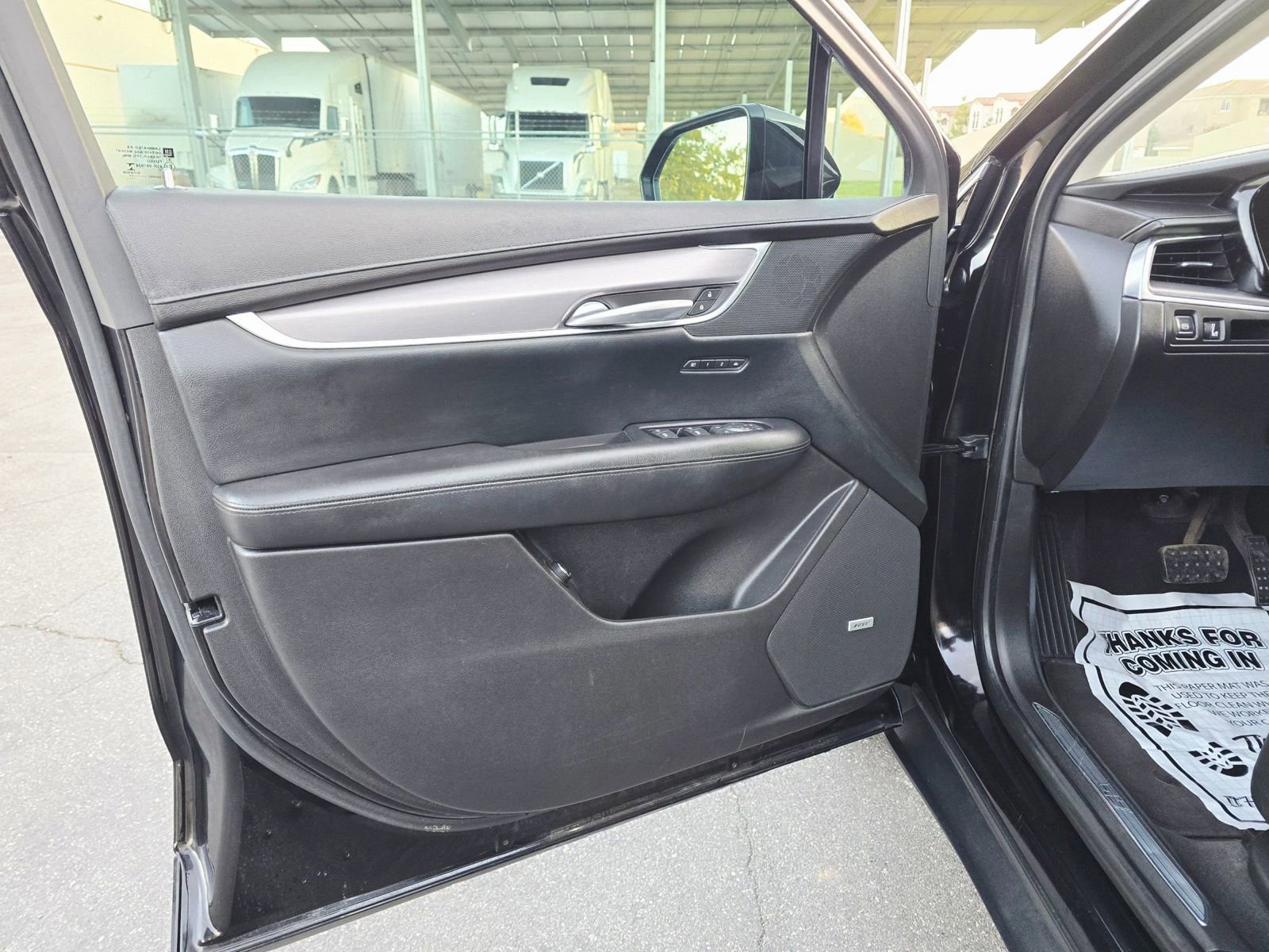 Used 2017 Cadillac XT5 Luxury w/ Driver Awareness Package image 12