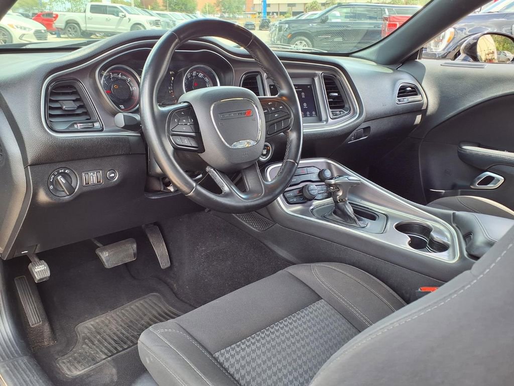 Used 2020 Dodge Challenger SXT RWD image 16