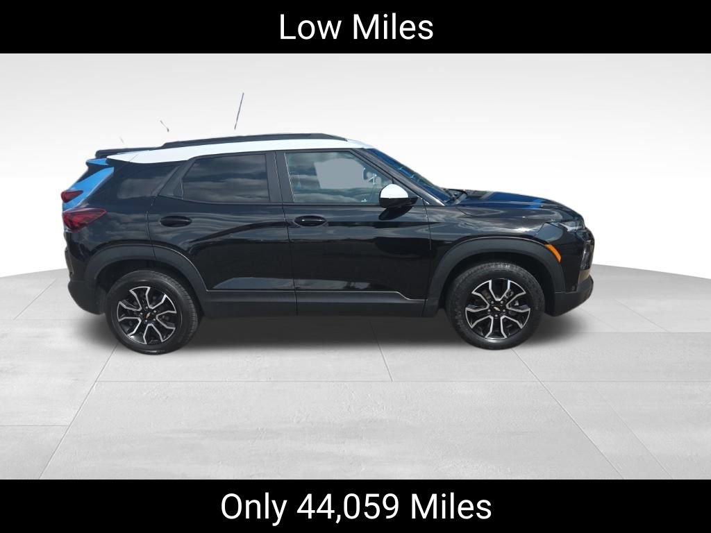 Used 2022 Chevrolet TrailBlazer ACTIV w/ Technology Package AWD/4WD image 2