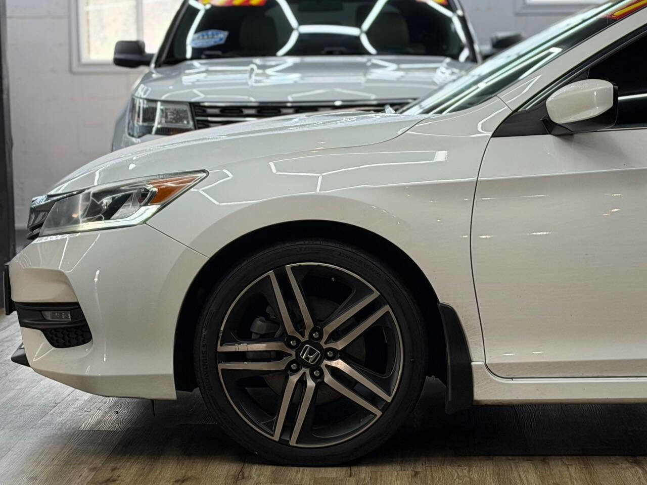 Used 2017 Honda Accord Sport Special Edition image 5