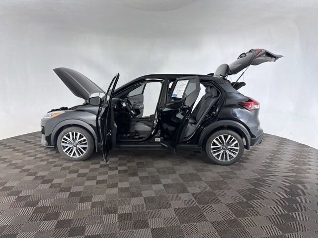 Used 2024 Nissan Kicks SR w/ SR Premium Package image 11