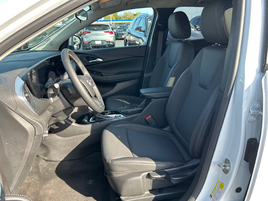 Certified 2024 Buick Encore GX Preferred FWD image 17