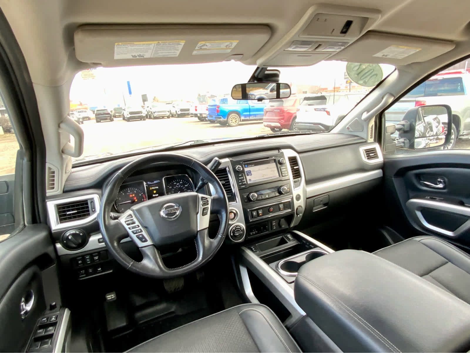 Used 2018 Nissan Titan PRO-4X image 35
