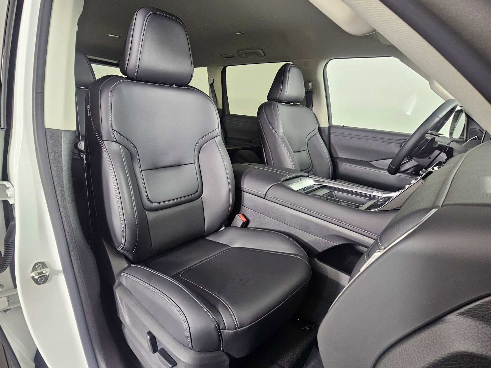 New 2026 Nissan Armada SV image 13