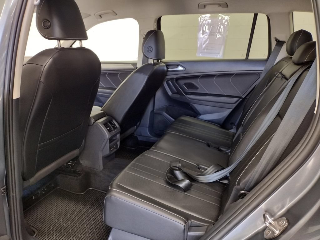 Used 2023 Volkswagen Tiguan SE AWD/4WD image 25