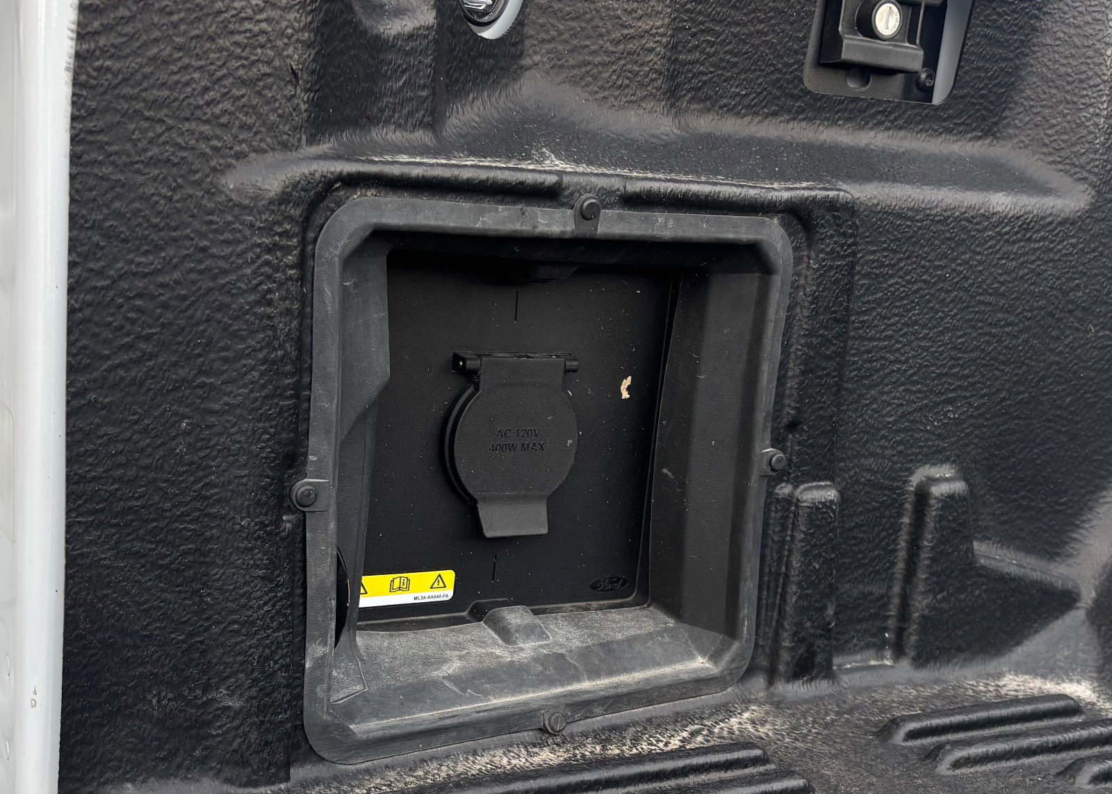 Certified 2022 Ford F150 XLT w/ Equipment Group 302A High image 9