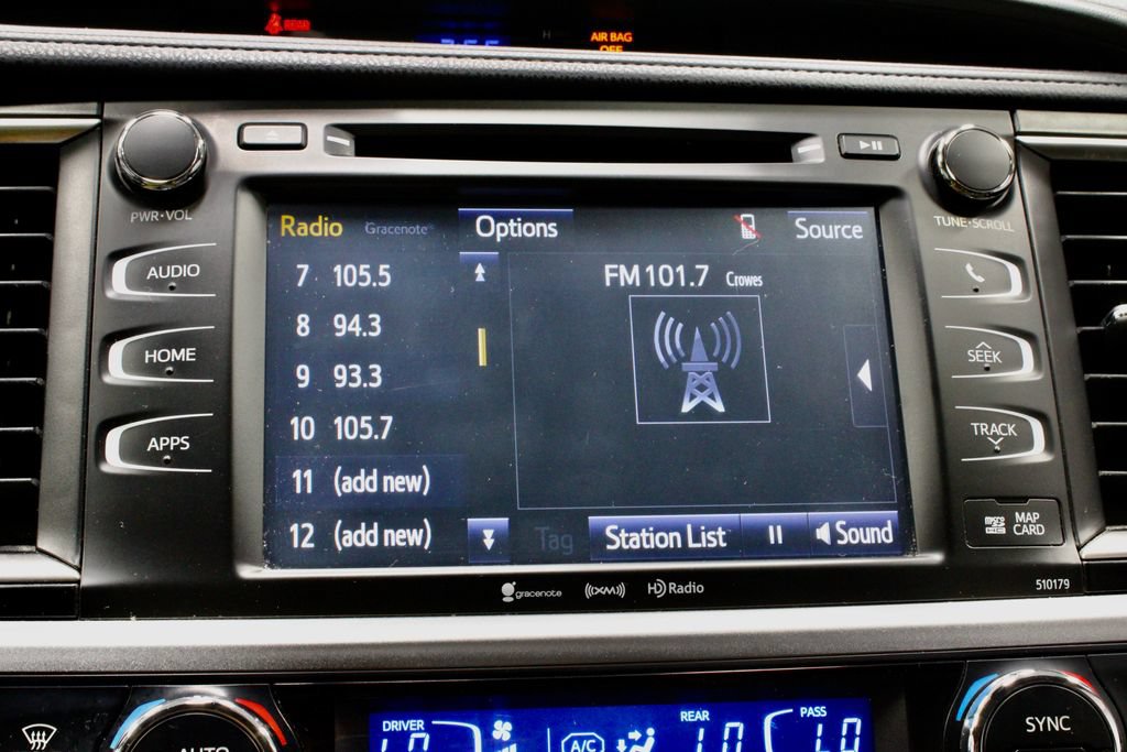 Used 2018 Toyota Highlander SE AWD/4WD image 3