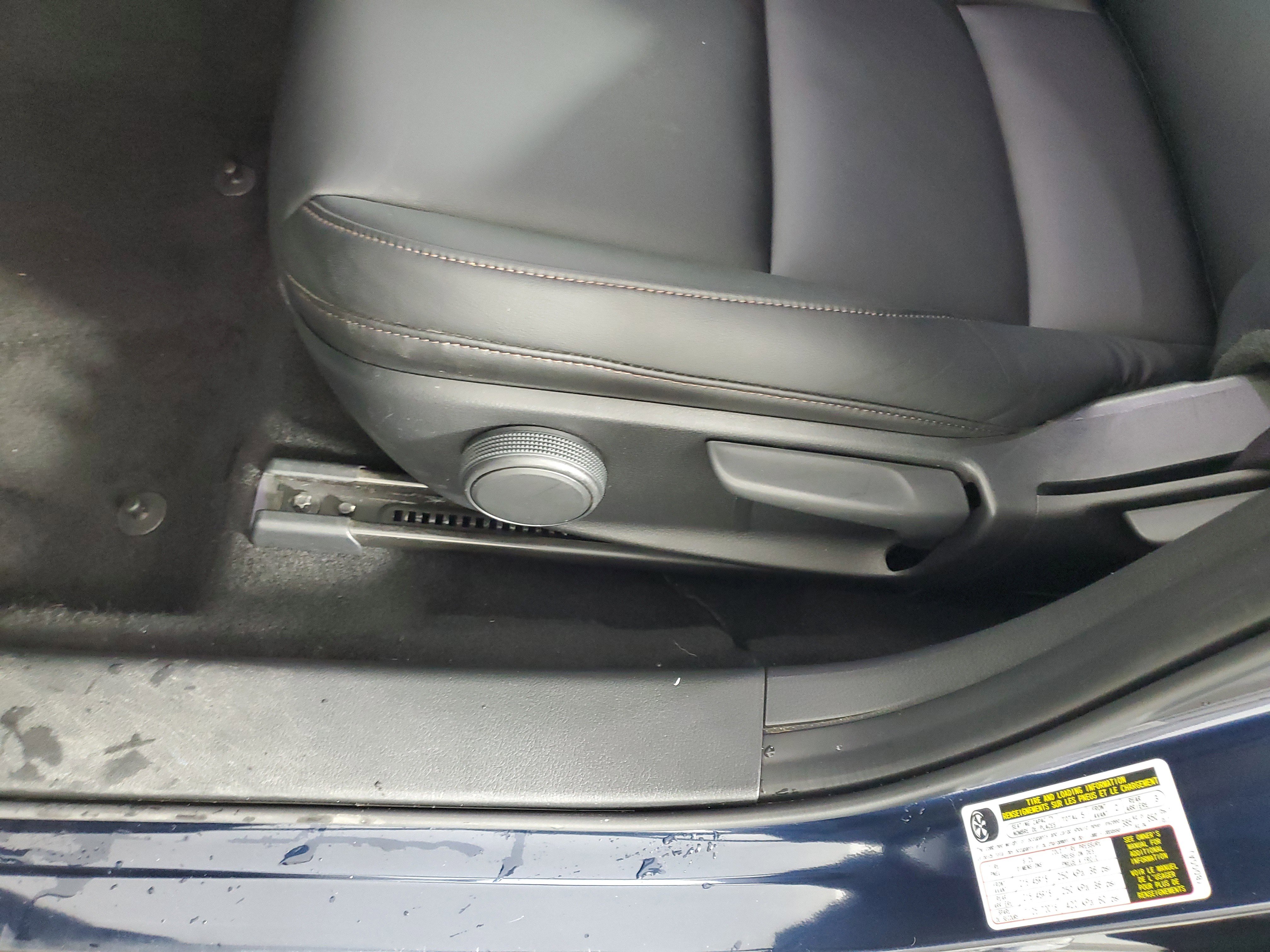 Used 2020 MAZDA MAZDA3 Hatchback image 29