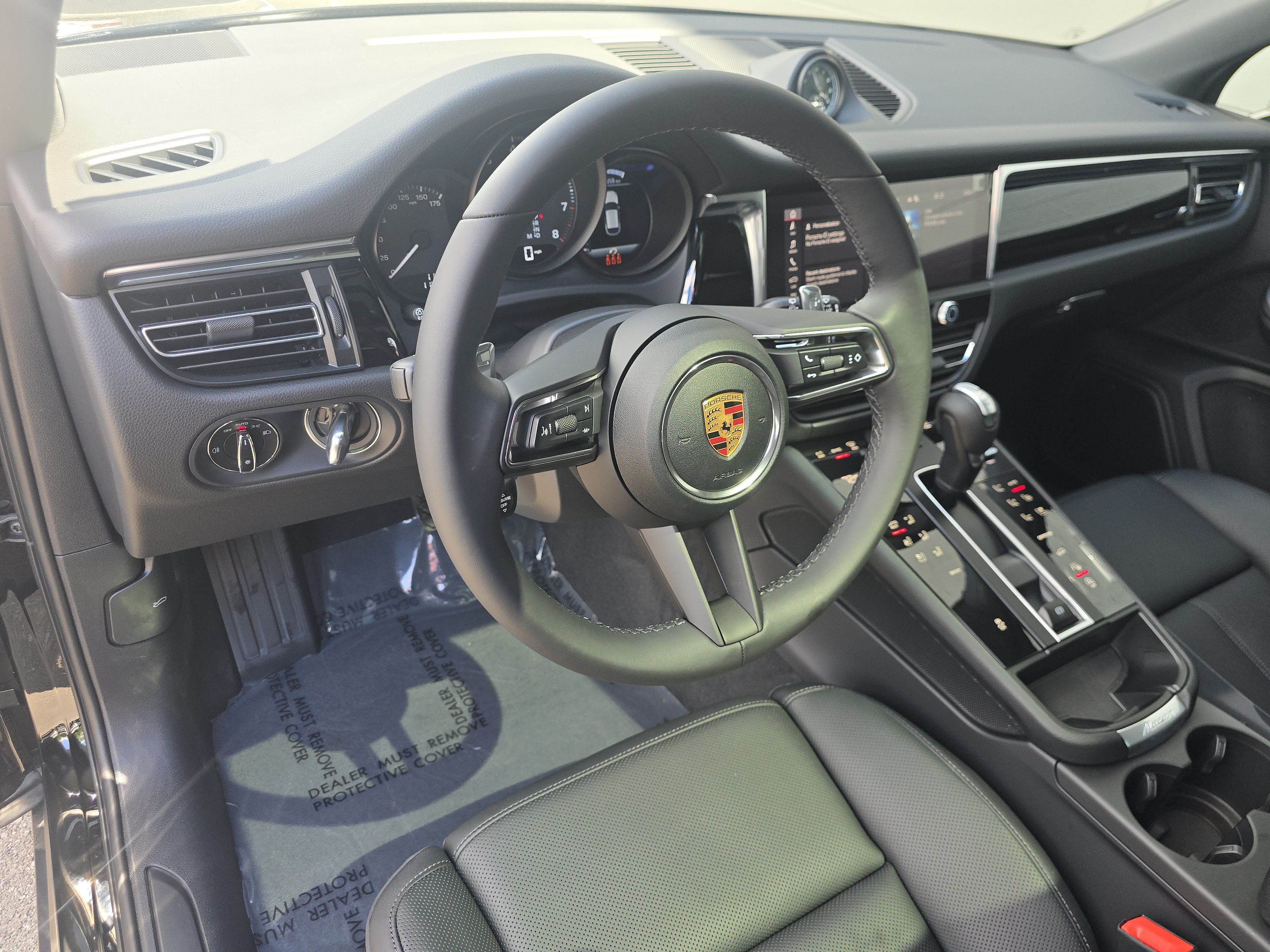 New 2026 Porsche Macan AWD/4WD image 4