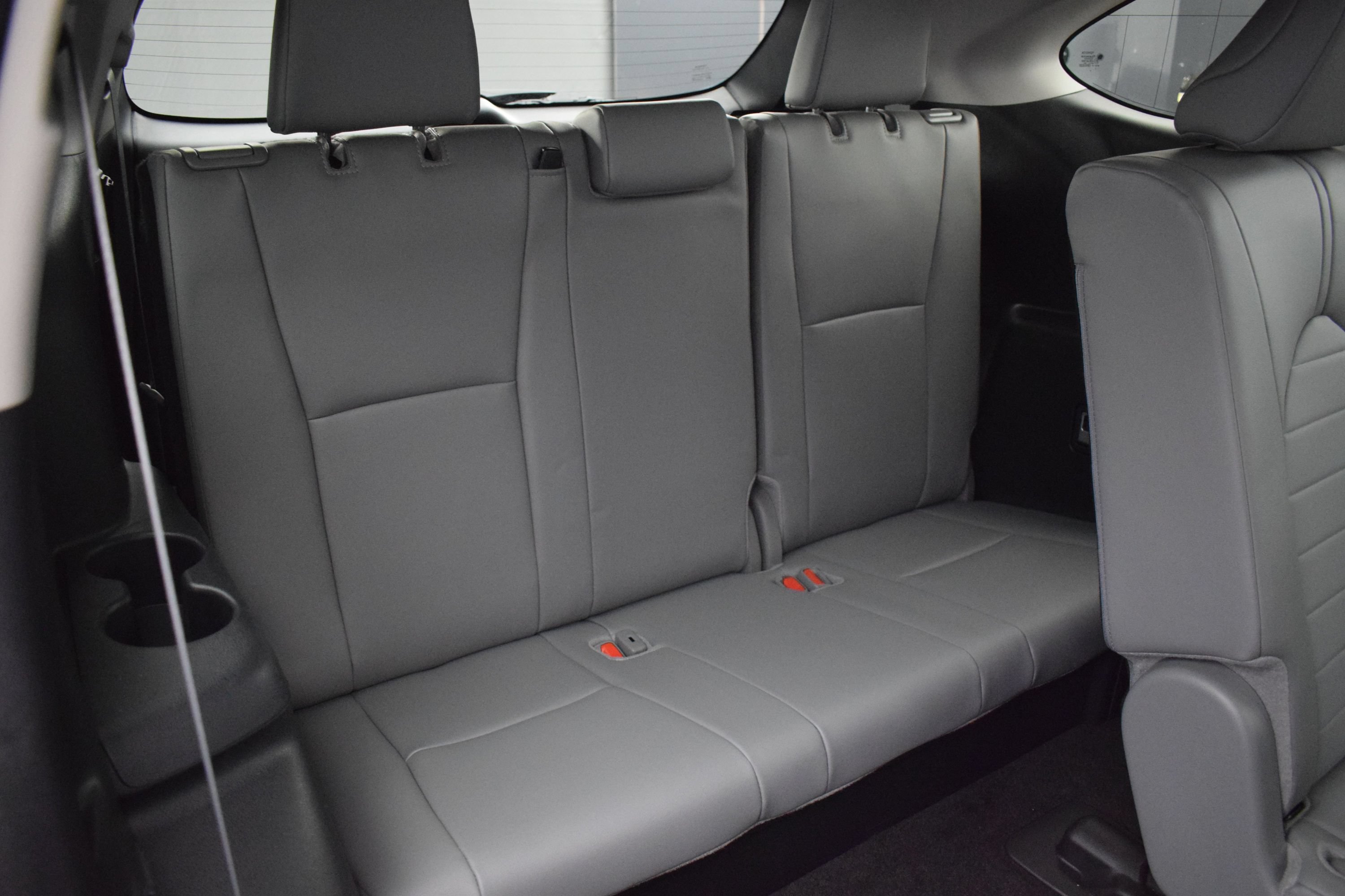 Used 2024 Toyota Highlander XLE AWD/4WD image 12