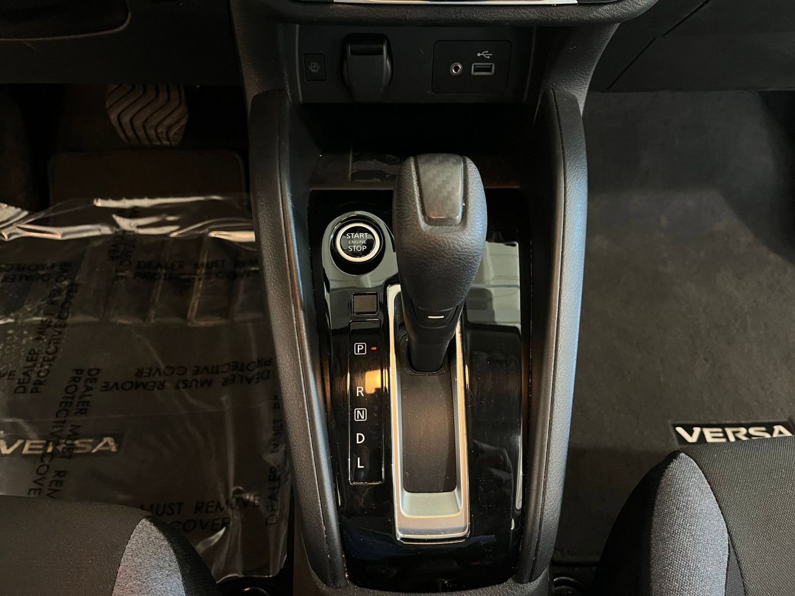 Used 2025 Nissan Versa SV image 40