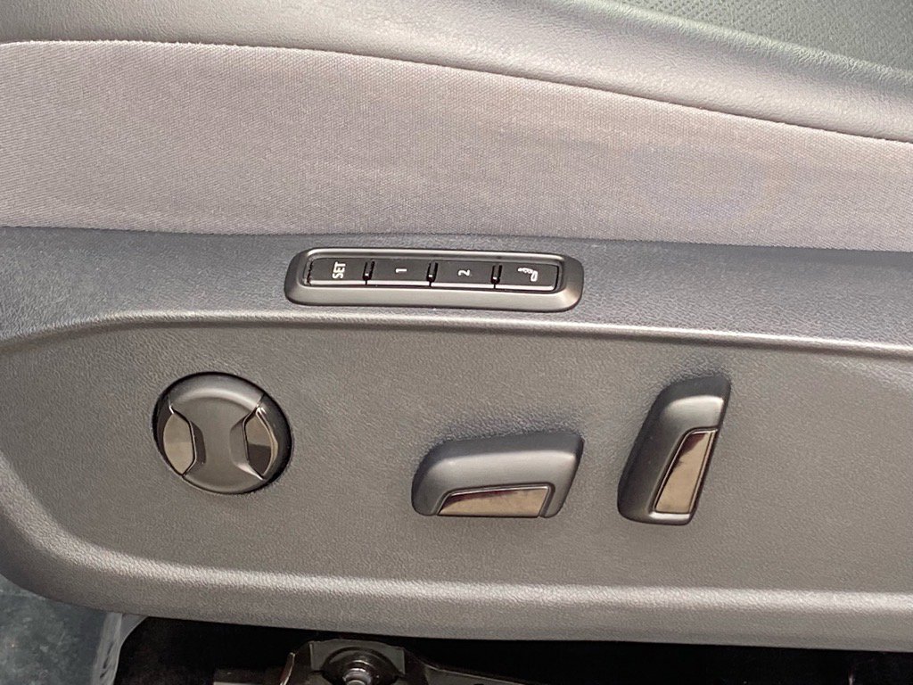 Used 2023 Volkswagen ID.4 Pro S image 12