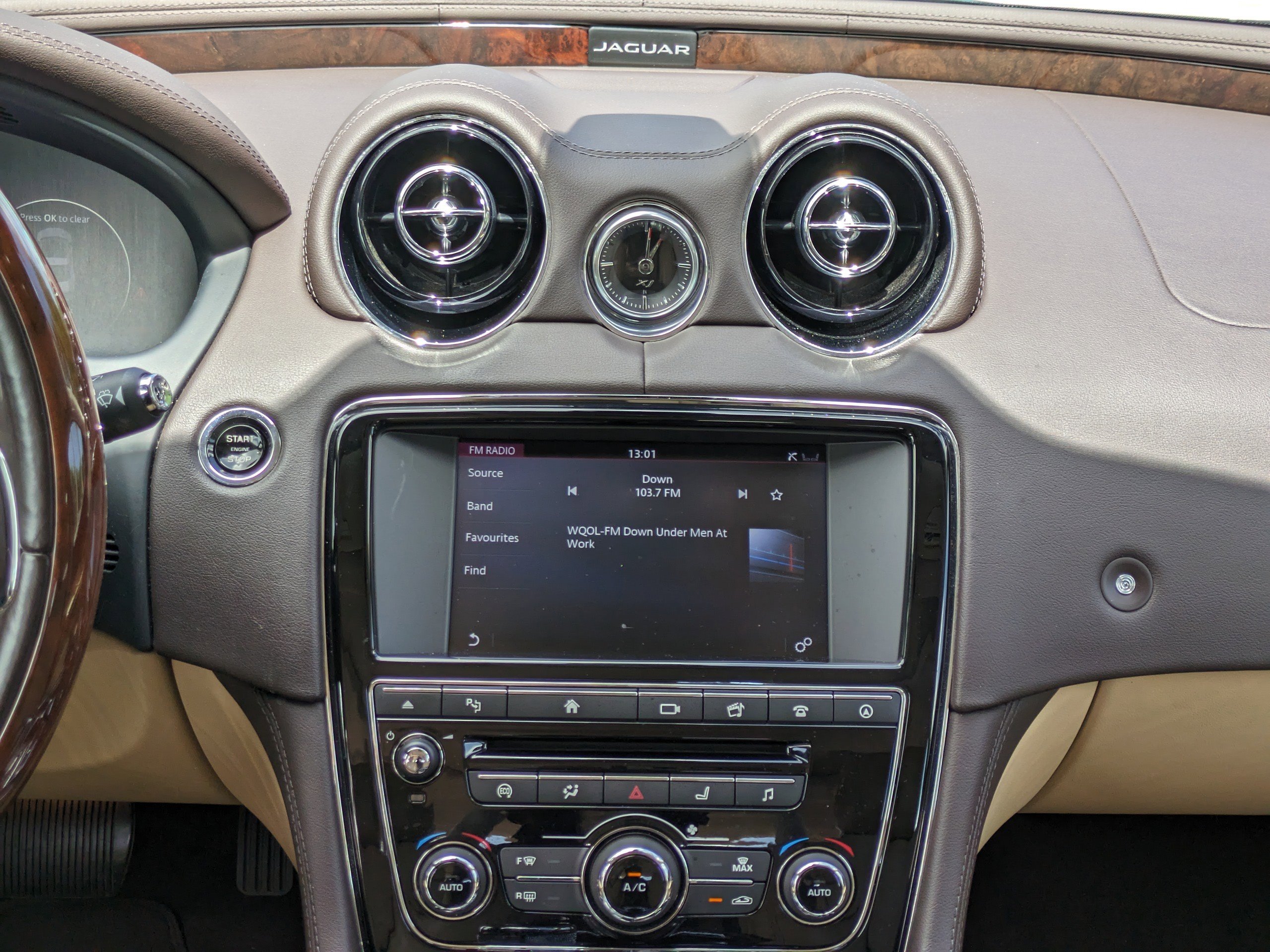 Used 2017 Jaguar XJ R-Sport image 20