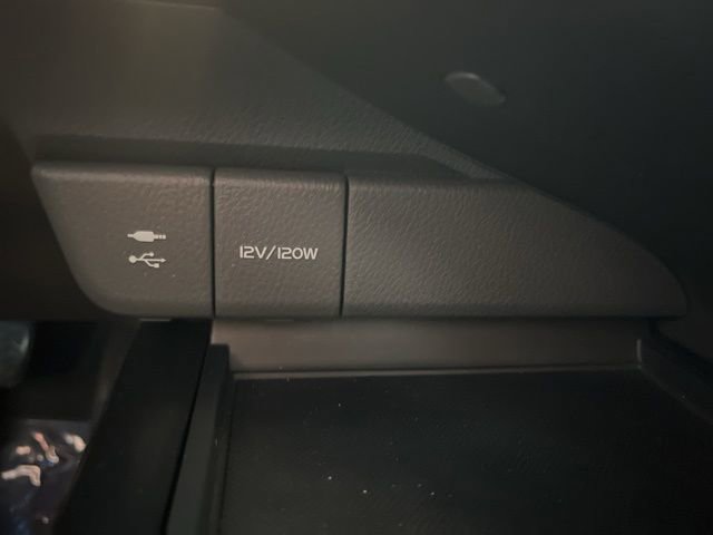 Used 2018 Toyota Camry XLE FWD image 30