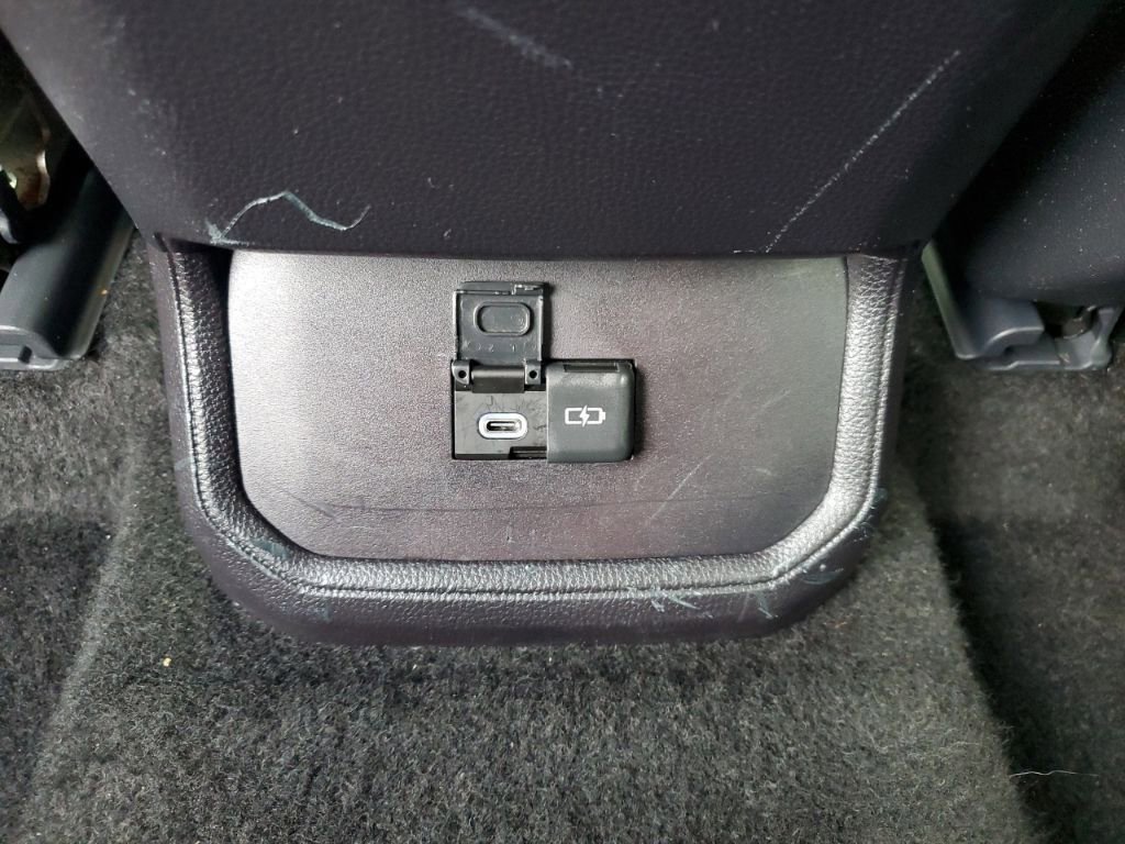 Used 2025 Toyota Highlander LE image 22