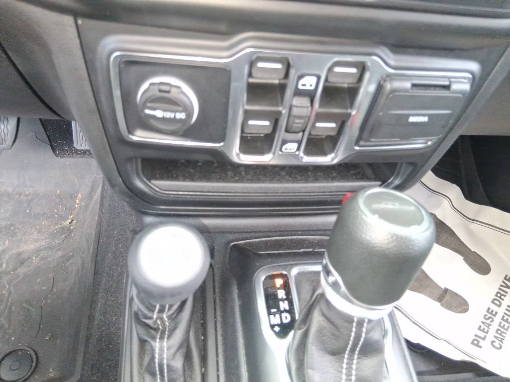 Used 2022 Jeep Gladiator Overland AWD/4WD image 16