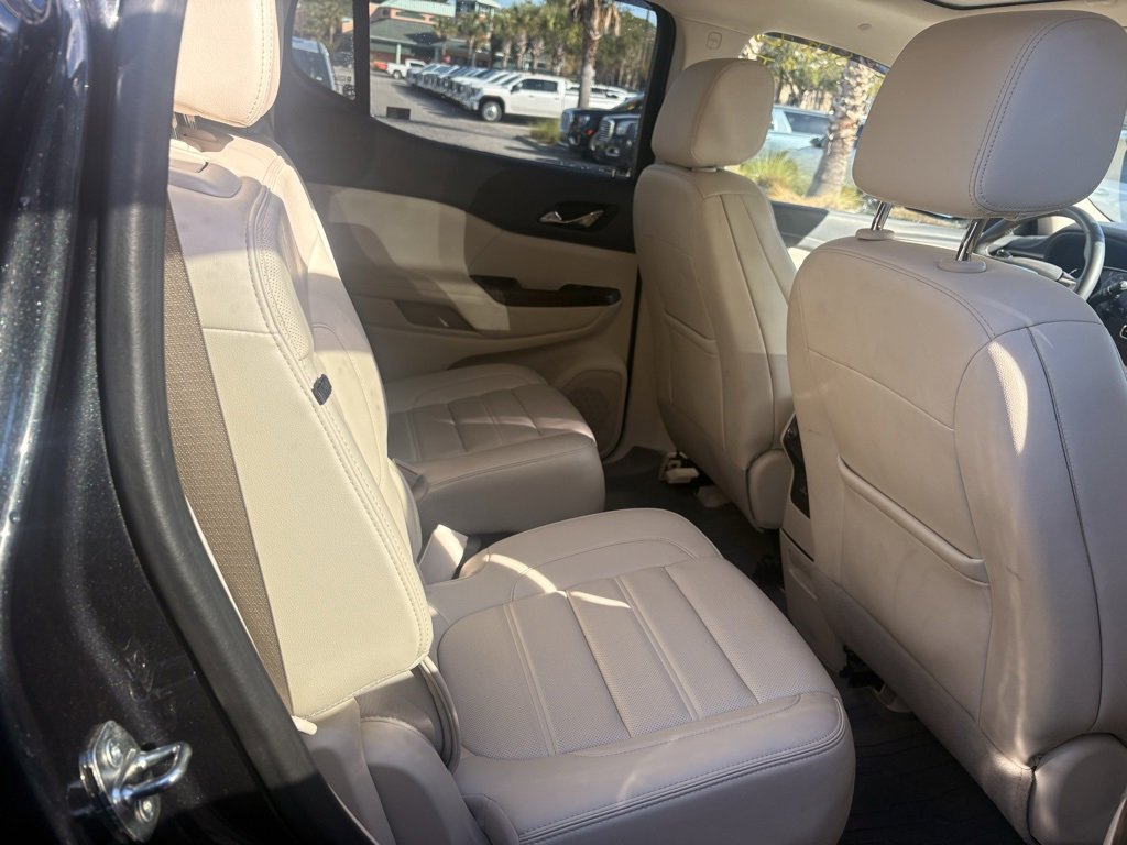 Used 2022 GMC Acadia Denali w/ Denali Ultimate Package image 16