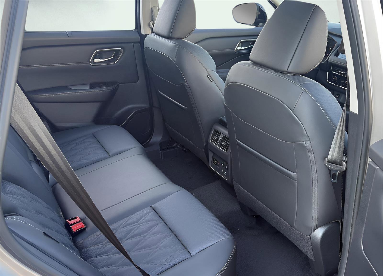 New 2026 Nissan Rogue Platinum image 16