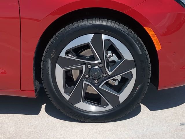 New 2027 Chrysler Pacifica Limited FWD image 11