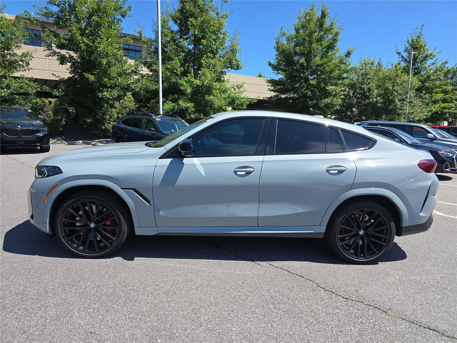 Used 2026 BMW X6 M60i AWD/4WD image 6