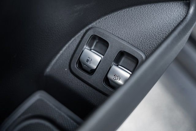 New 2025 Mercedes-Benz GLC 350e 4MATIC image 37