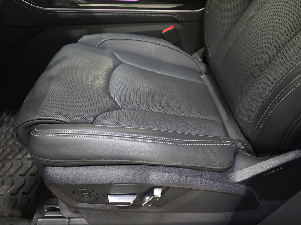 Used 2025 Audi Q7 3.0T Prestige w/ Prestige Package image 32