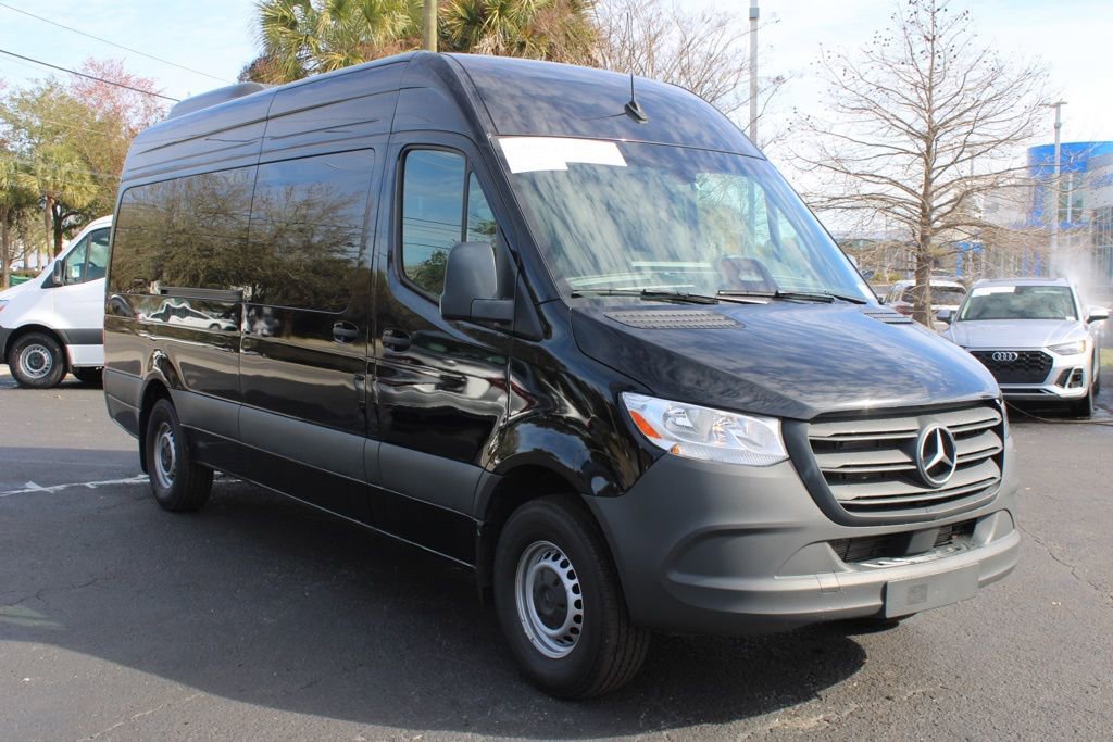 Used 2025 Mercedes-Benz Sprinter 2500 image 7
