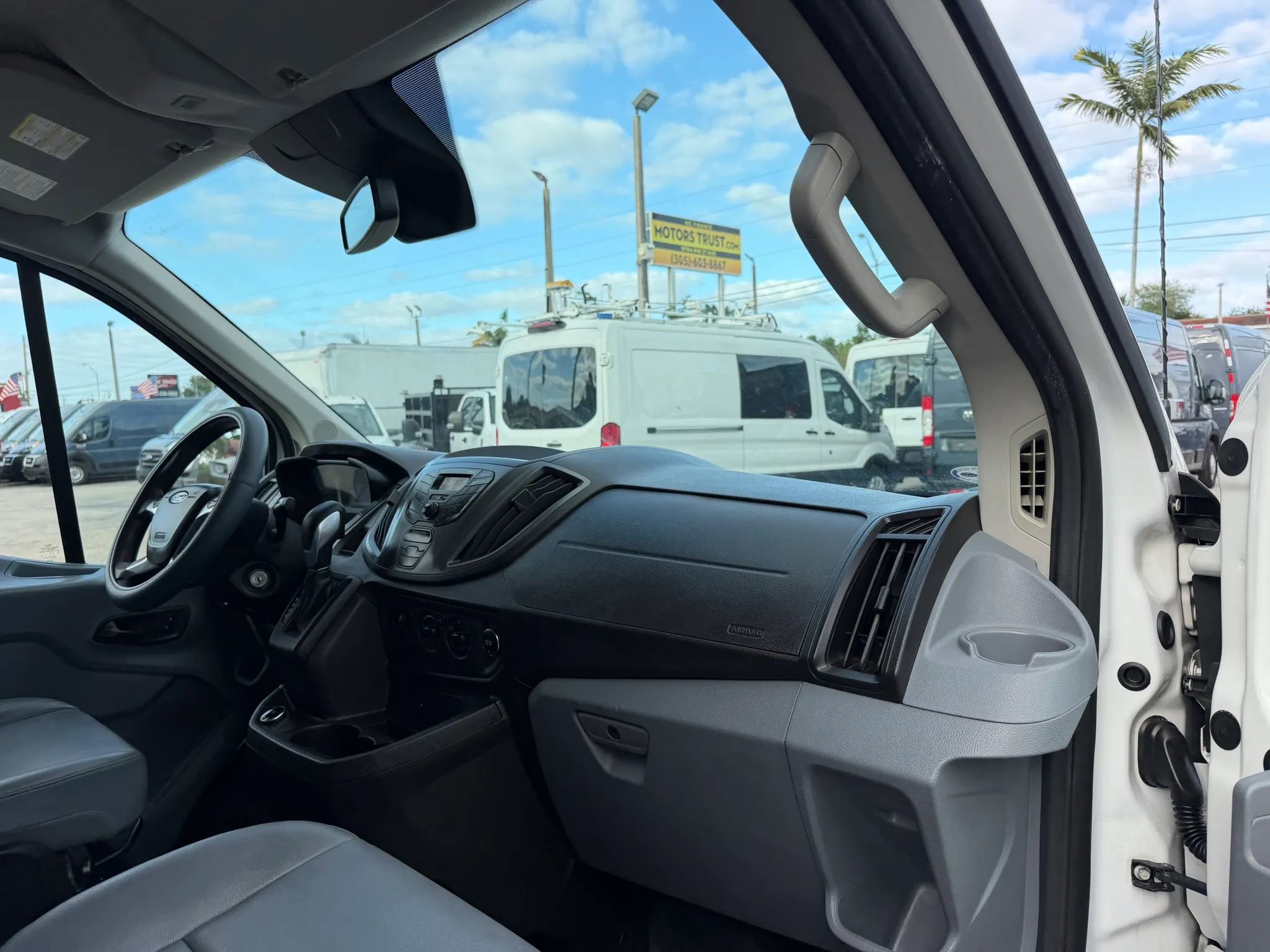 Used 2018 Ford Transit 150 130 Low Roof RWD image 17