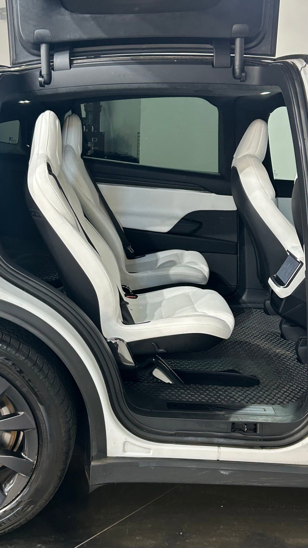 Used 2023 Tesla Model X Plaid image 55