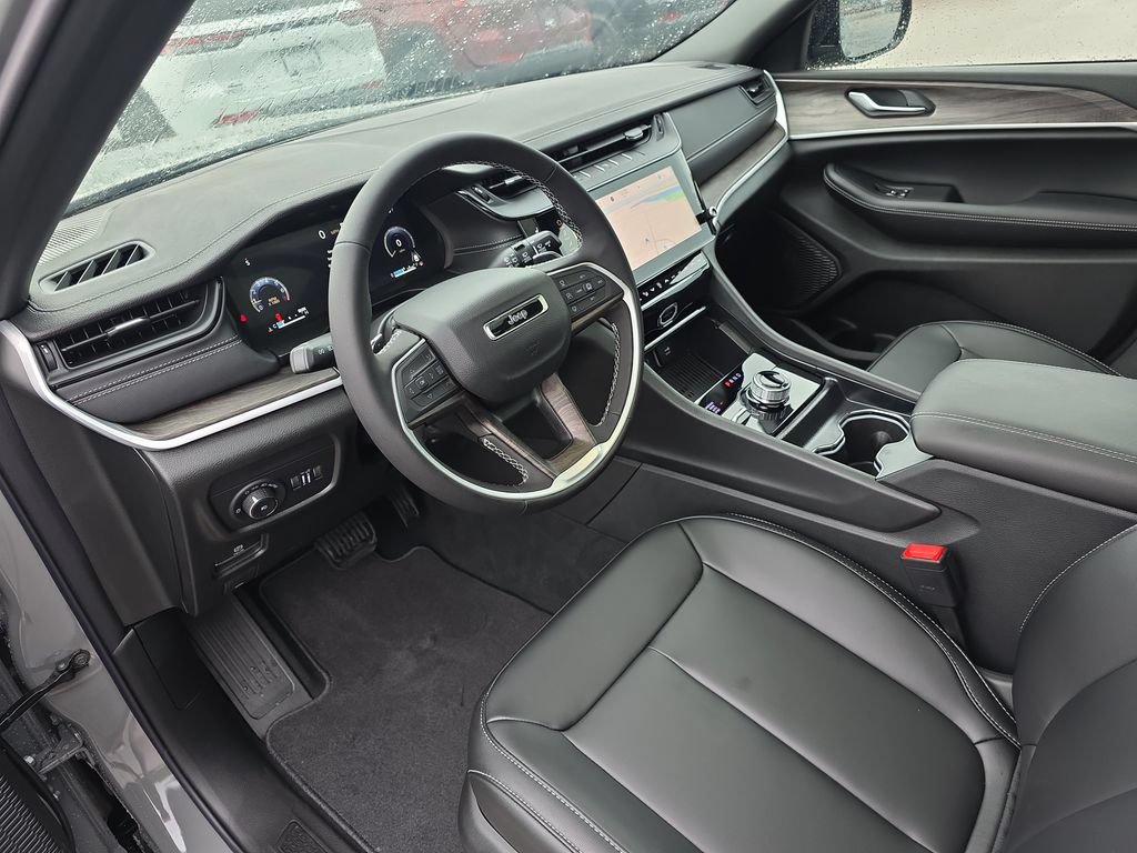 New 2027 Jeep Grand Cherokee Limited w/ Limited Altitude Package AWD/4WD image 16