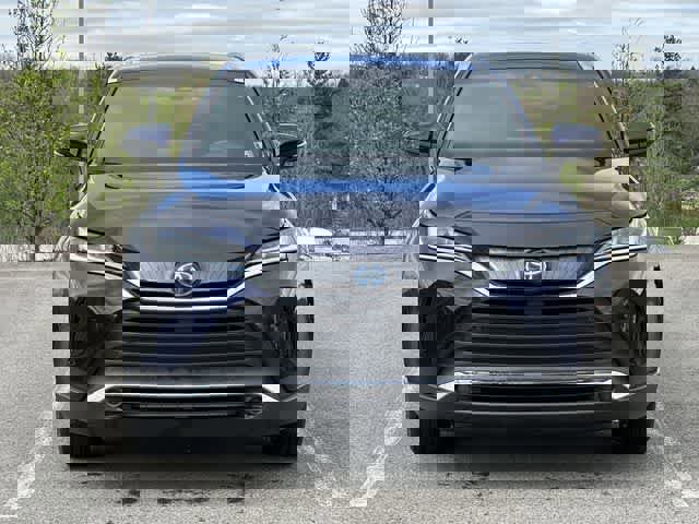 Used 2022 Toyota Venza XLE image 20