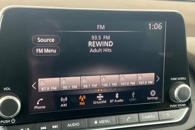 Used 2023 Nissan Rogue S image 25