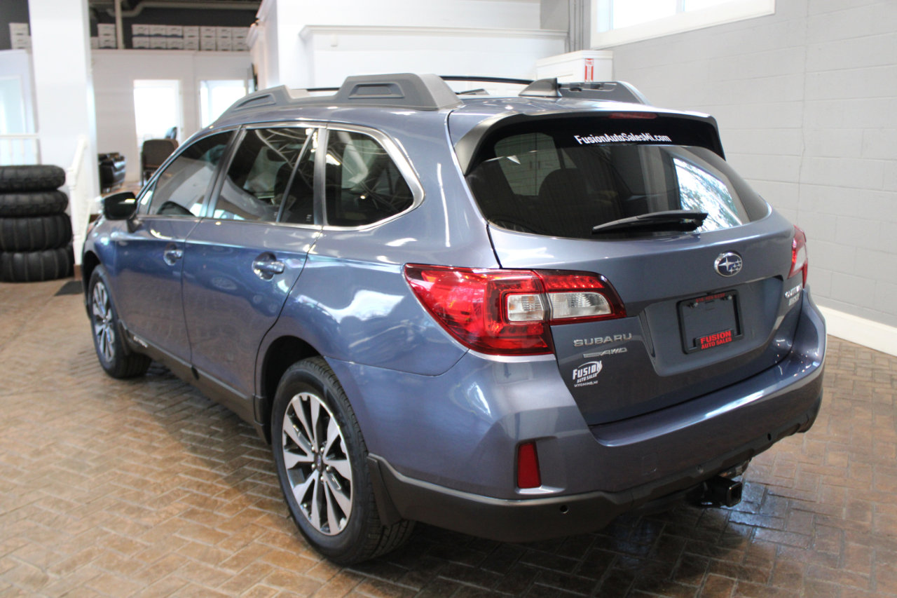 Used 2017 Subaru Outback 2.5i Limited image 5
