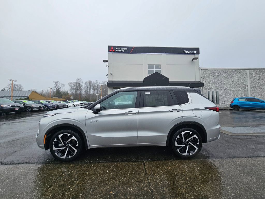 New 2025 Mitsubishi Outlander SEL image 8