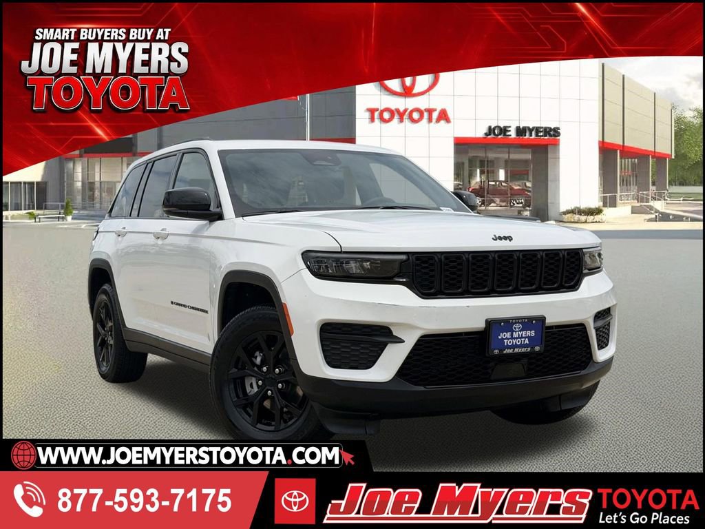 Used 2025 Jeep Grand Cherokee Altitude AWD/4WD image 1