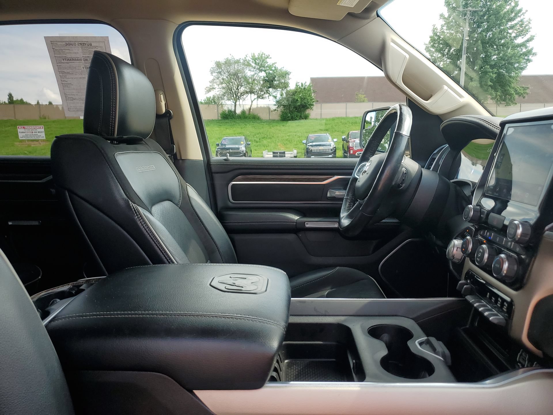 Used 2020 RAM 1500 Laramie AWD/4WD image 34