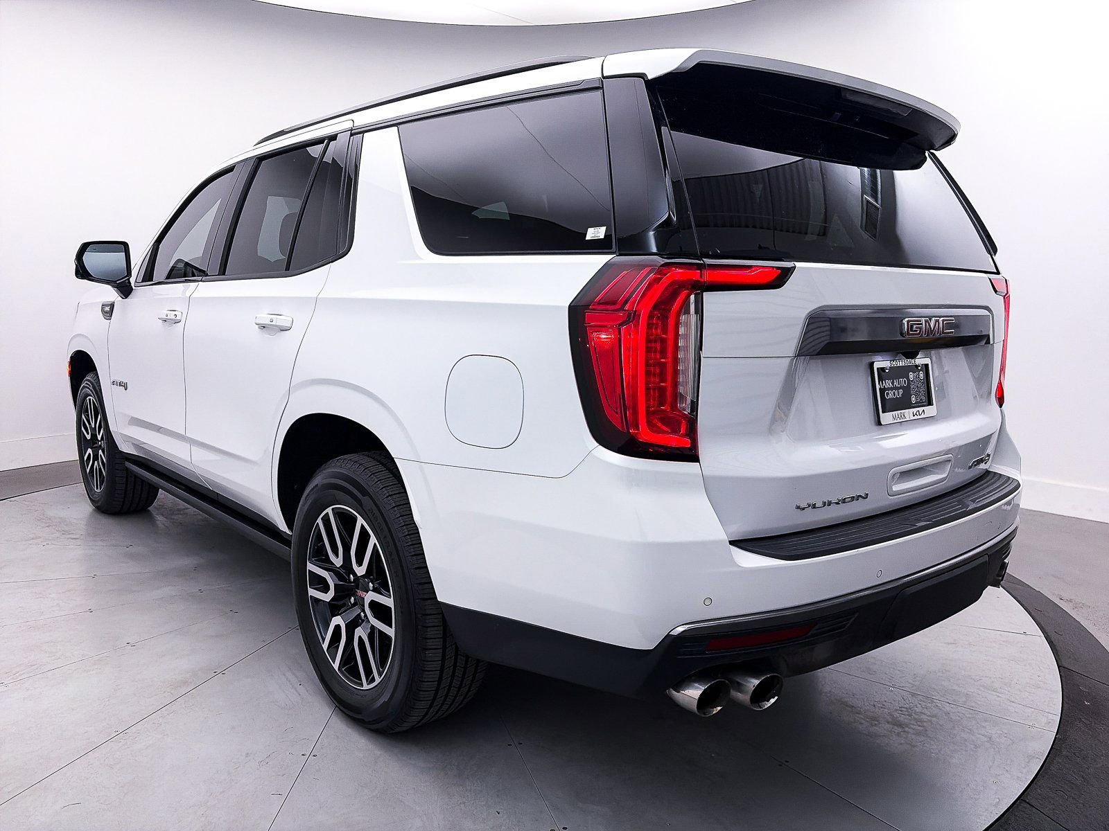 Used 2023 GMC Yukon AT4 w/ AT4 Premium Plus Package image 13