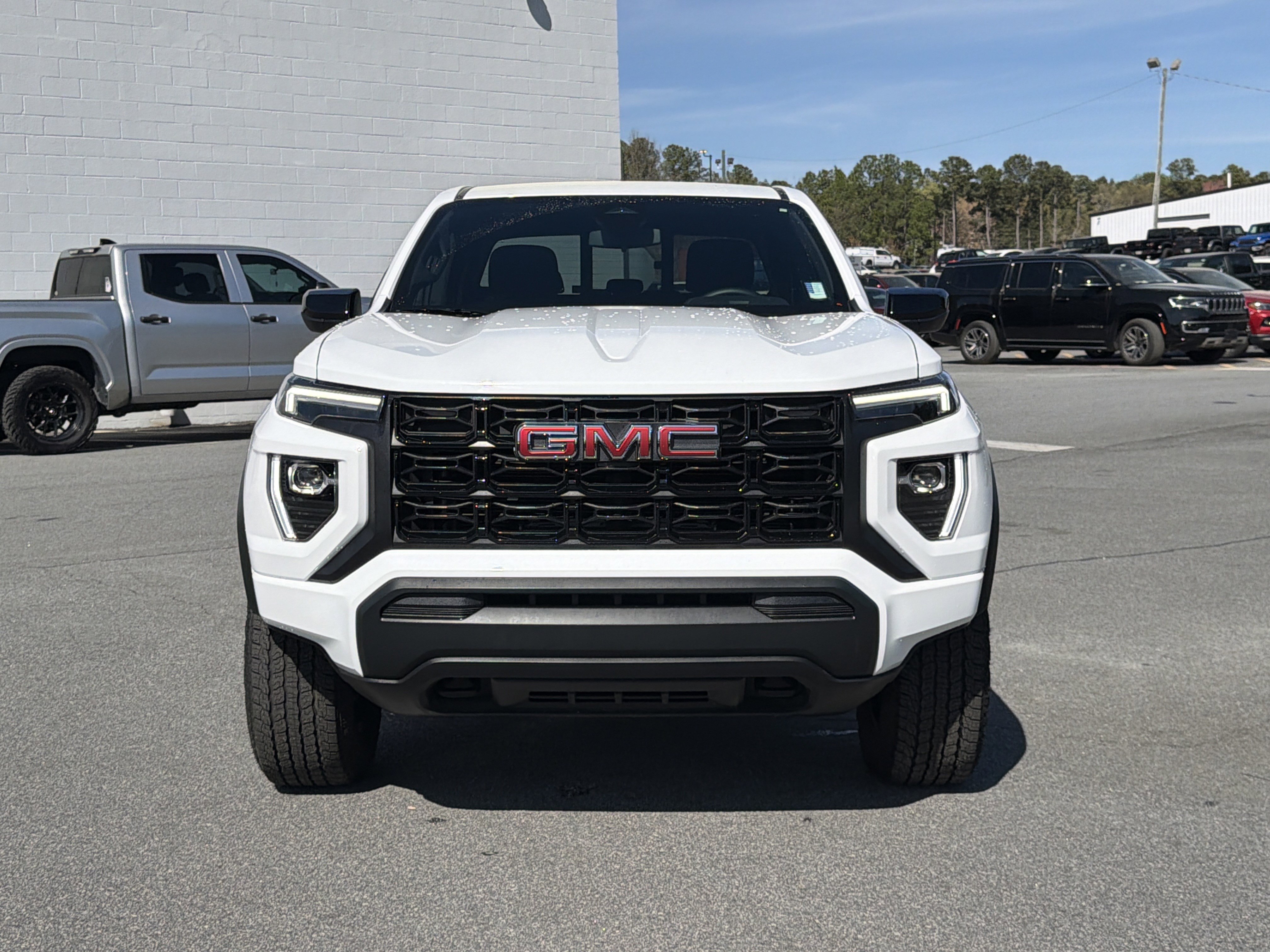 Used 2025 GMC Canyon Elevation AWD/4WD image 2