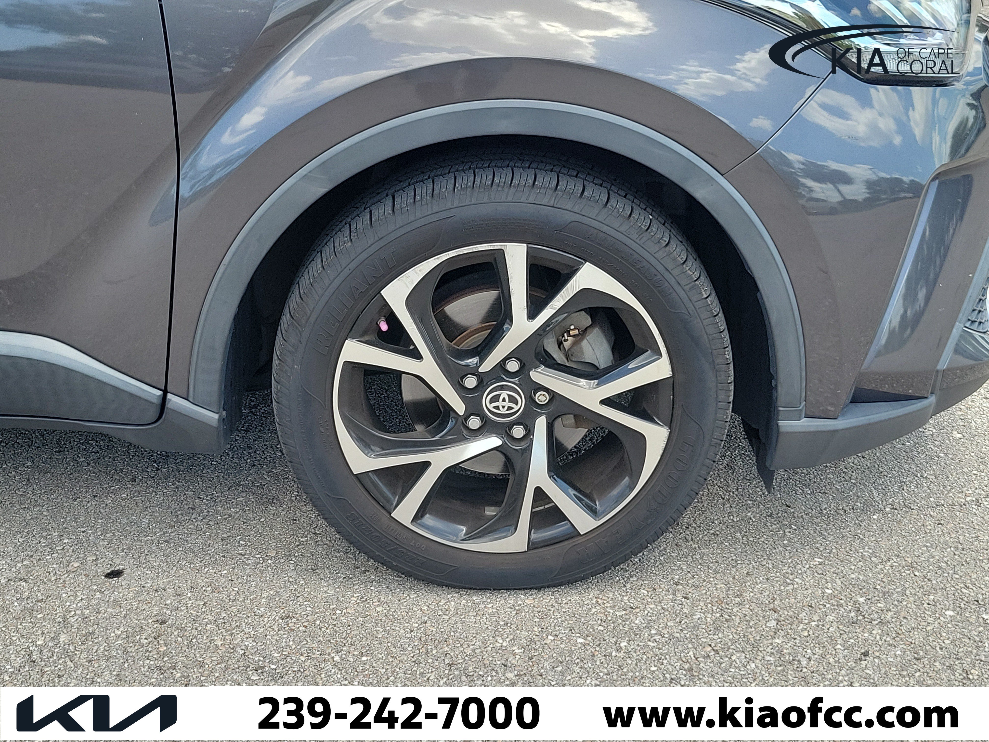 Used 2020 Toyota C-HR XLE FWD image 7