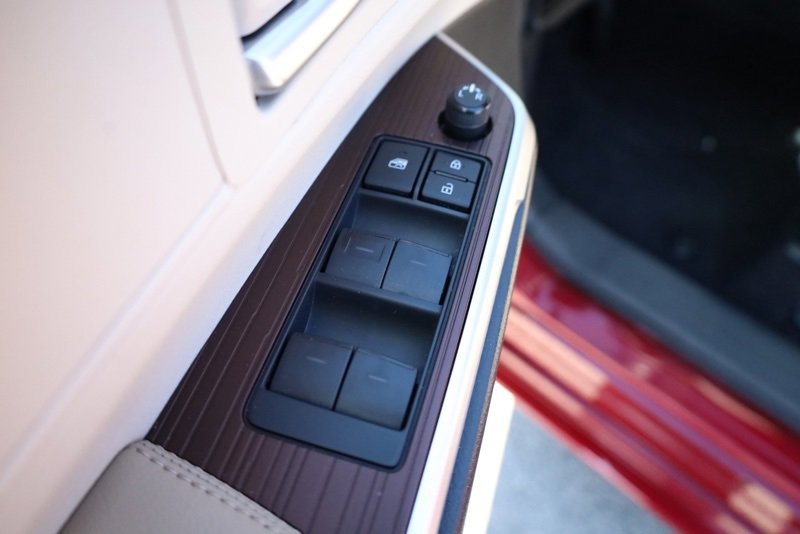 Used 2022 Toyota Sienna XLE image 10