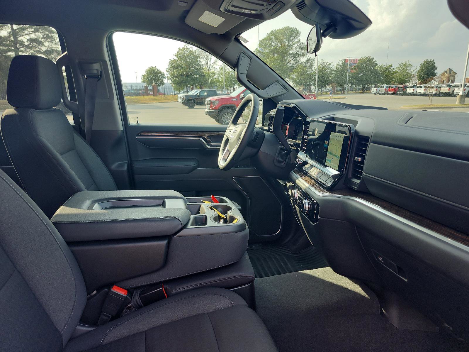 New 2026 GMC Sierra 1500 SLE image 8