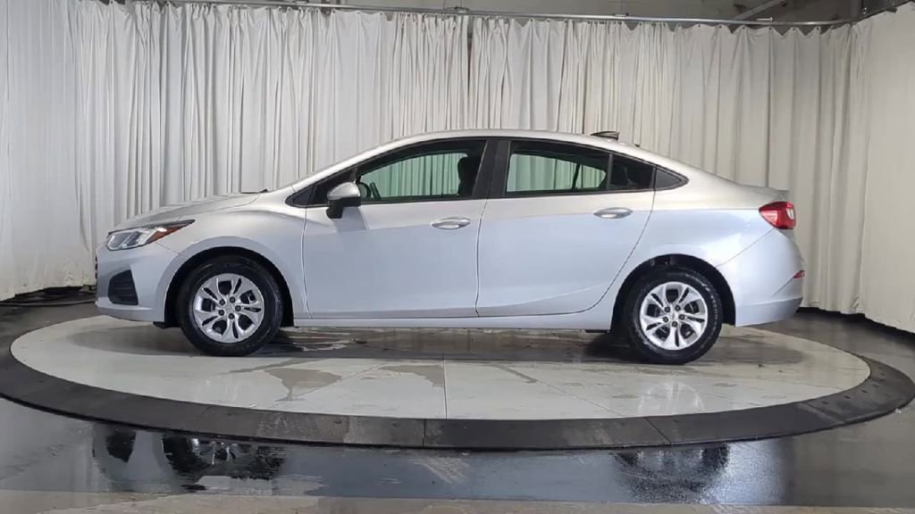 Used 2019 Chevrolet Cruze LS w/ LS Fleet Convenience Package FWD image 6