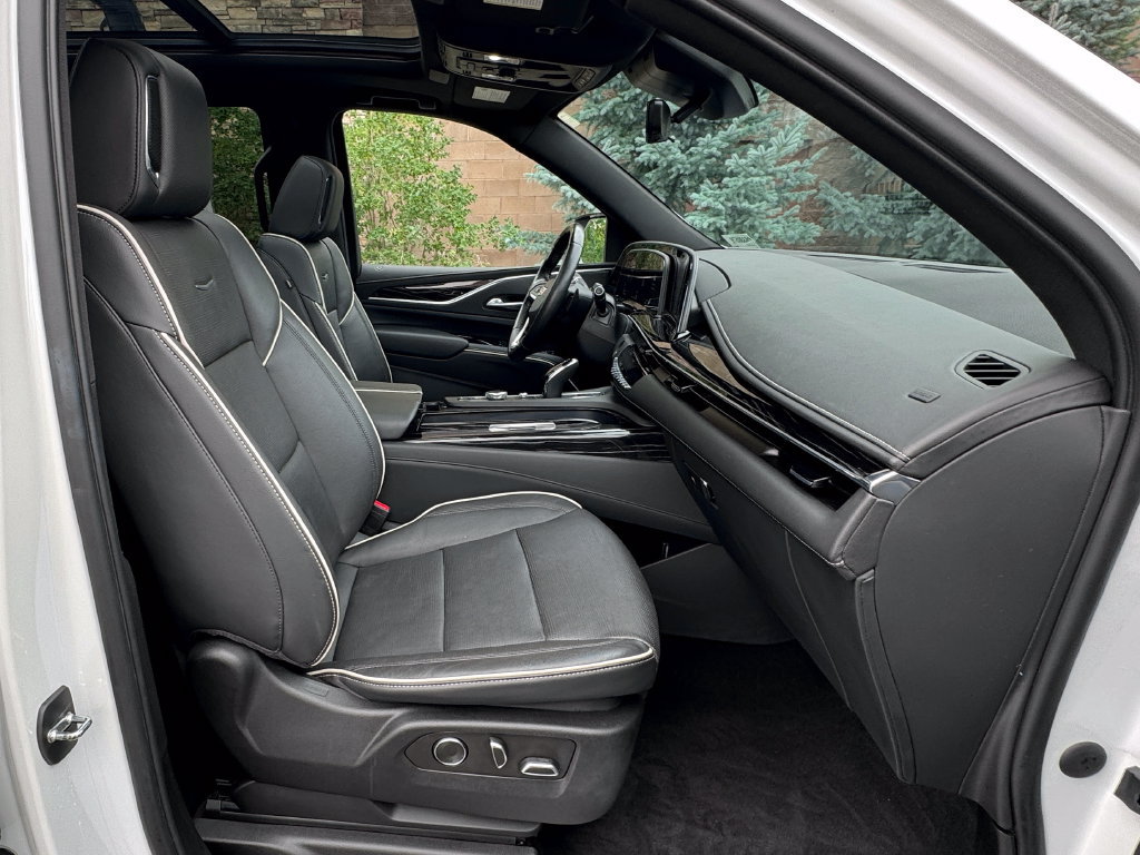 Used 2023 Cadillac Escalade Sport AWD/4WD image 38