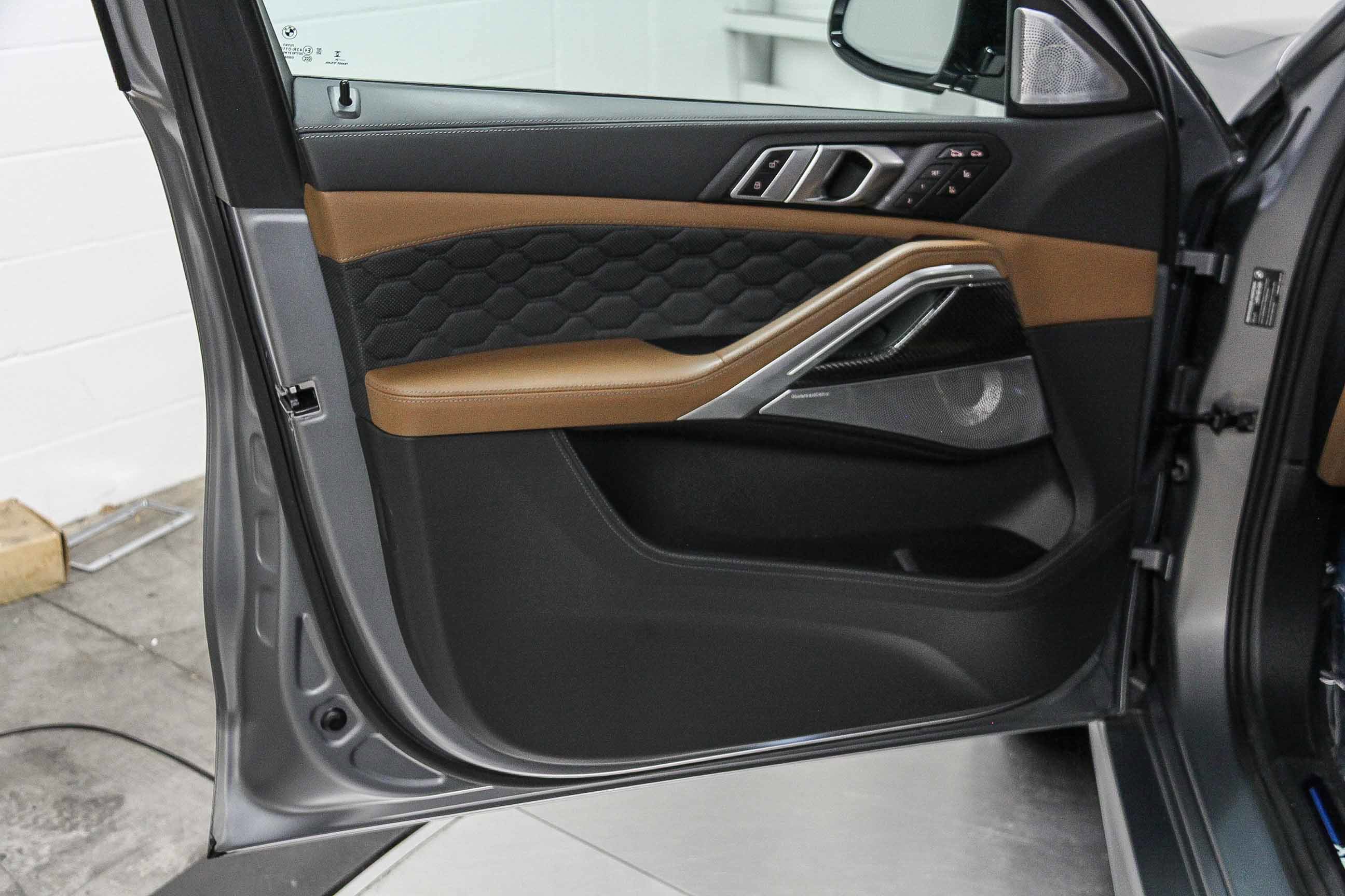 Used 2025 BMW X6 M Competition w/ Executive Package image 22