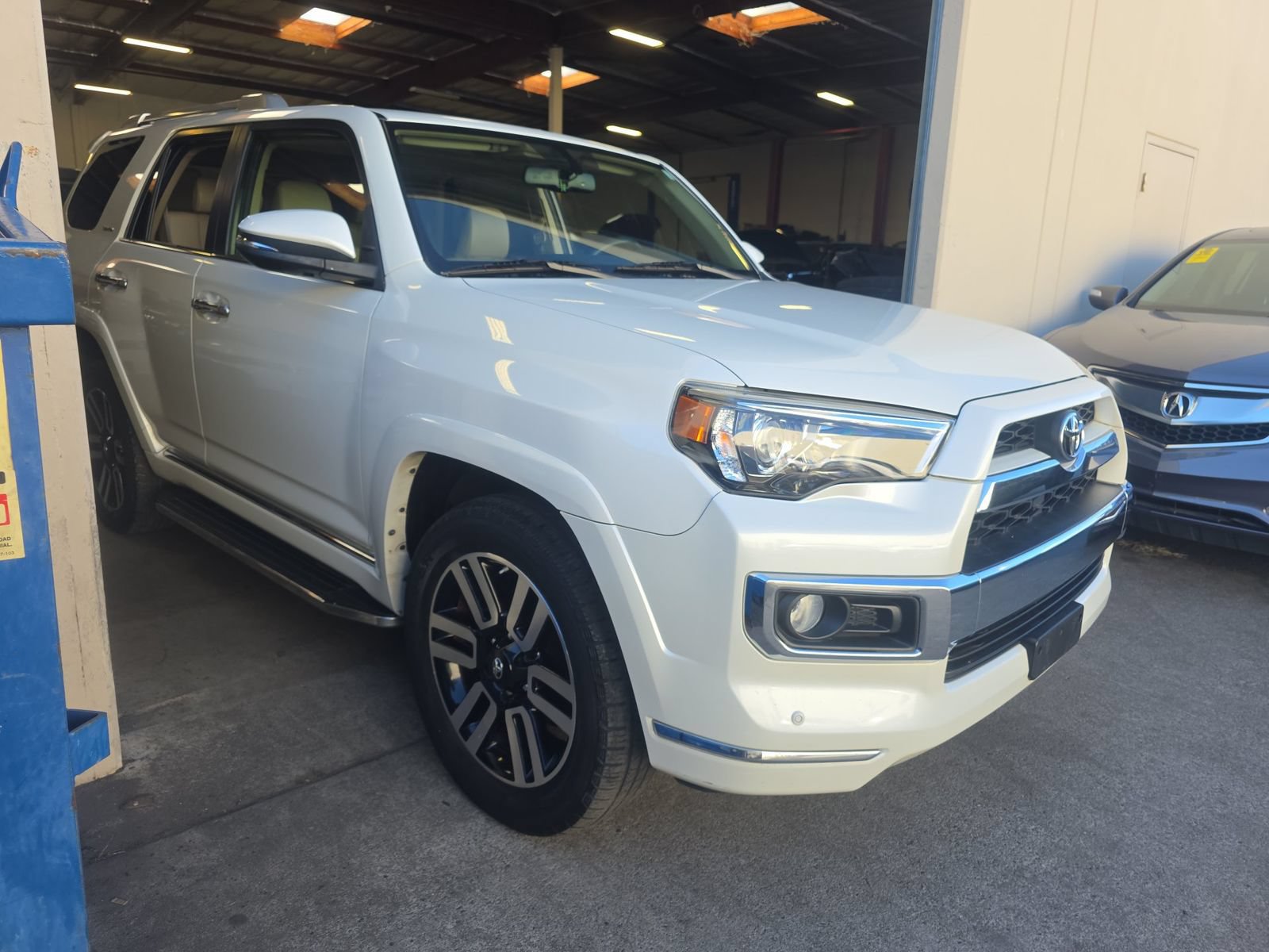 Used 2017 Toyota 4Runner Limited AWD/4WD image 4